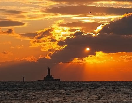 9: Visit Porer Lighthouse