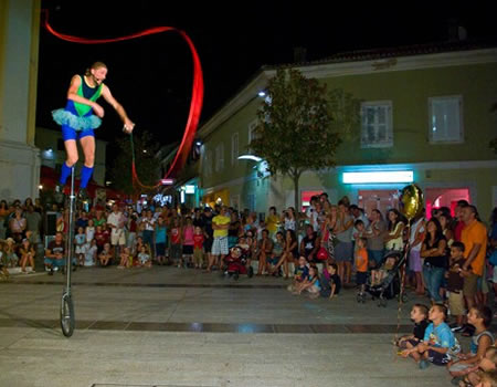 10: Come to “Street & art festival”